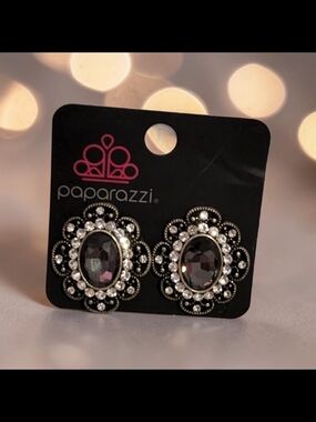 10 / $10 paparazzi Black and Clear  Clip On  Earrings